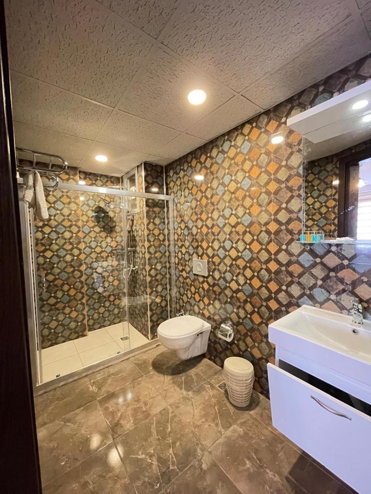 Ikarus Hotel Kuşadası Buitenkant foto