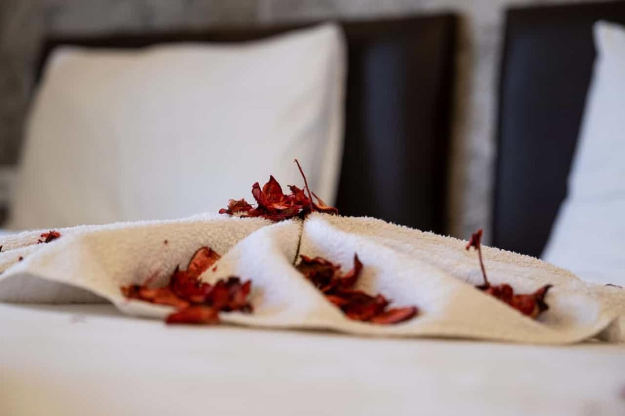 Ikarus Hotel Kuşadası Buitenkant foto