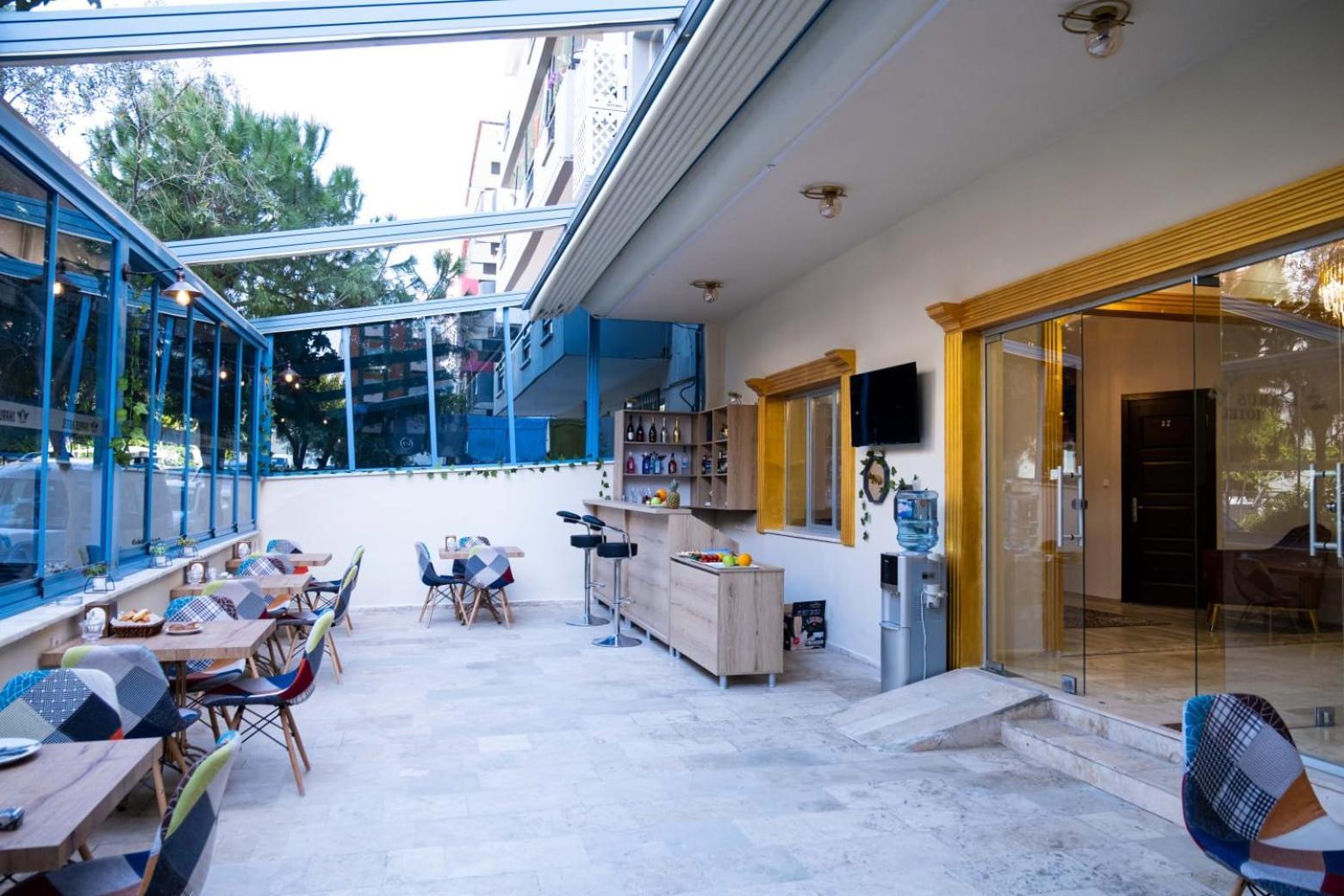 Ikarus Hotel Kuşadası Buitenkant foto